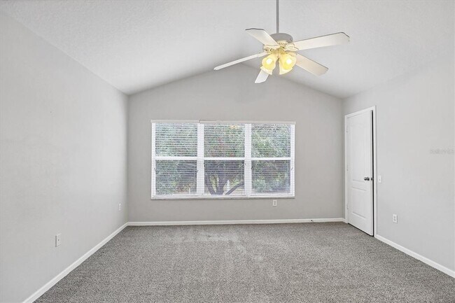 Building Photo - 4920 Pond Ridge Dr