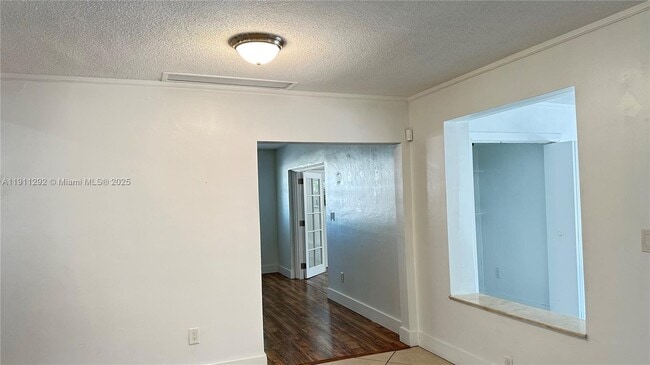 Building Photo - 4460 NE 13th Terrace