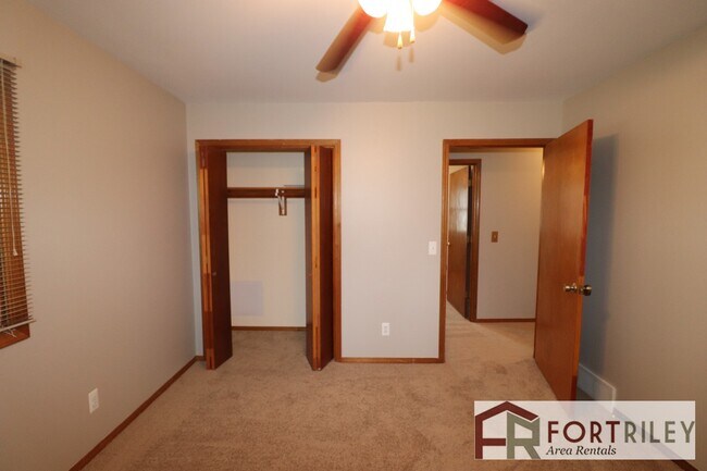 Building Photo - Family Home for rent!