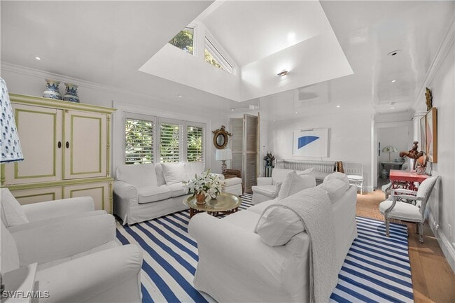 Building Photo - 295 6th St N