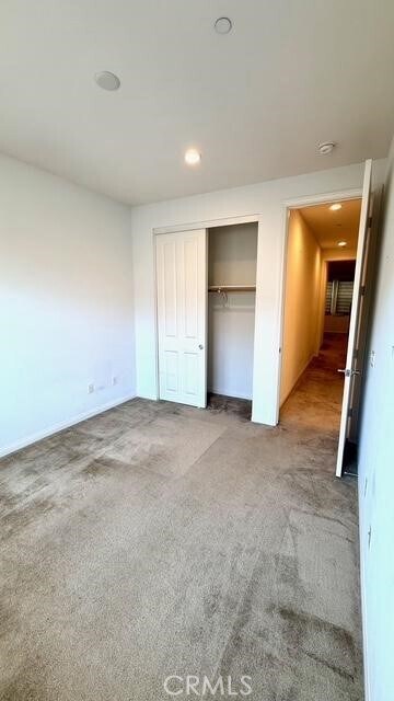 Building Photo - 904 N Primrose Ln