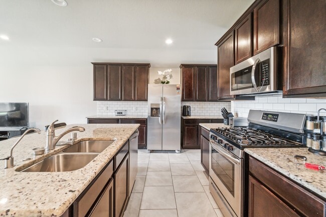 Building Photo - 6926 Ithaca Heights Ln