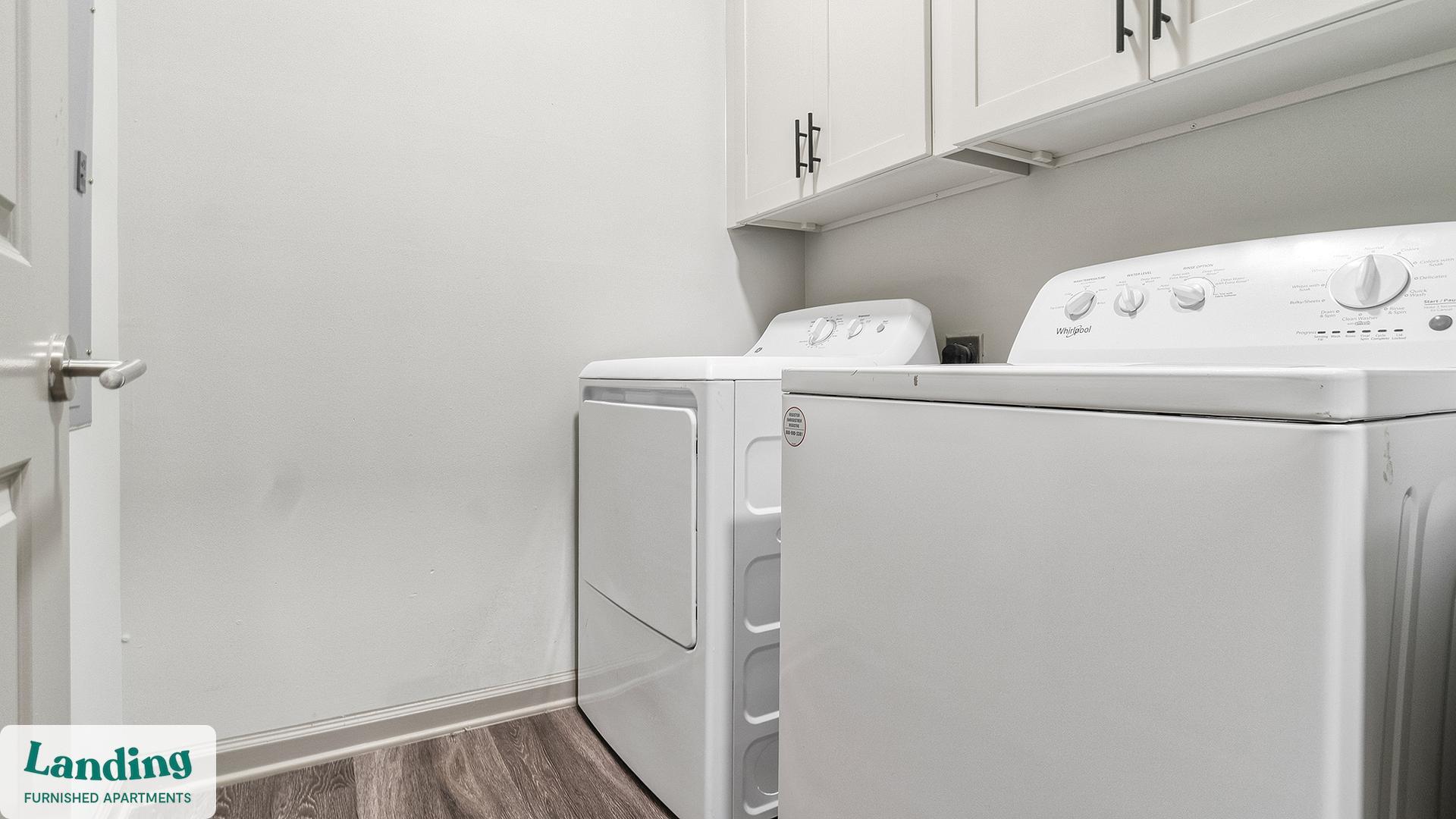 Building Photo - 900 E Six Forks Rd