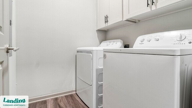 Building Photo - 900 E Six Forks Rd