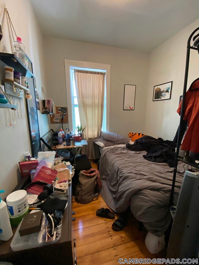 Building Photo - 376 Prospect St