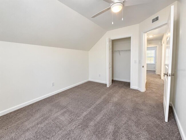 Building Photo - 16013 Stags Leap Dr