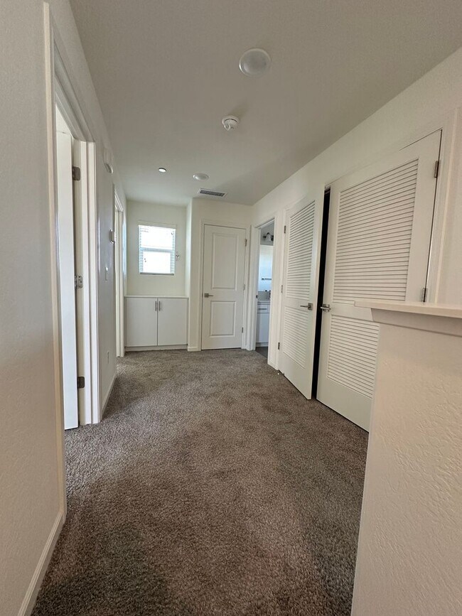 Building Photo - elev8tions