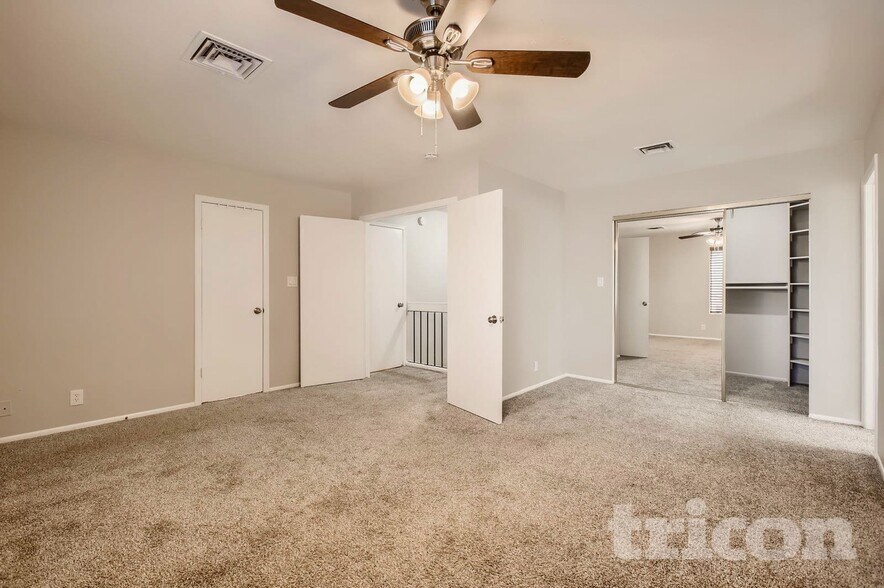 Building Photo - 2455 E Broadway Rd