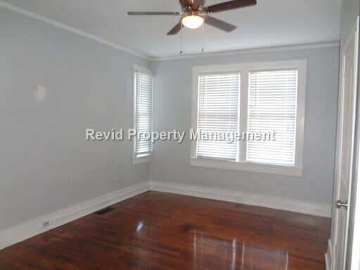 Building Photo - Move In Special! First Month Free!