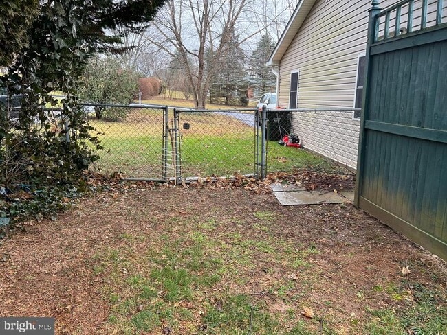 Building Photo - 810 Wisteria Dr