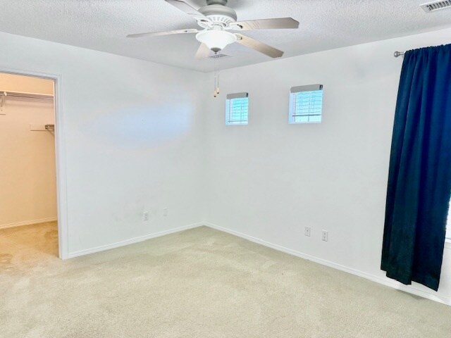 Building Photo - 1199 Mirador Loop N E