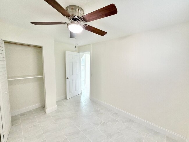 Building Photo - 618 6th Ave