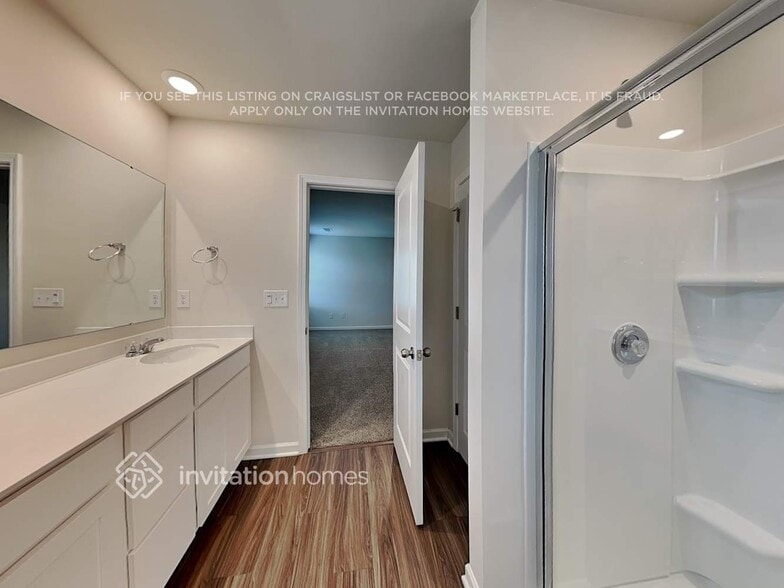 Building Photo - 2401 Turtle Point Rd