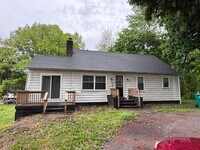 Building Photo - Cute 3 bedroom house located in East Stroudsburg Borough!