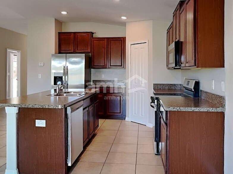 Building Photo - 10116 Carloway Hills Dr