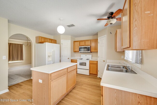Building Photo - 2081 Brookshire Cir