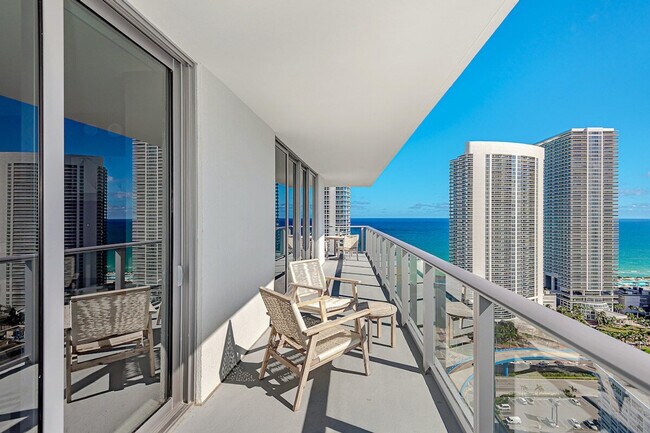 Building Photo - 4010 S Ocean Dr