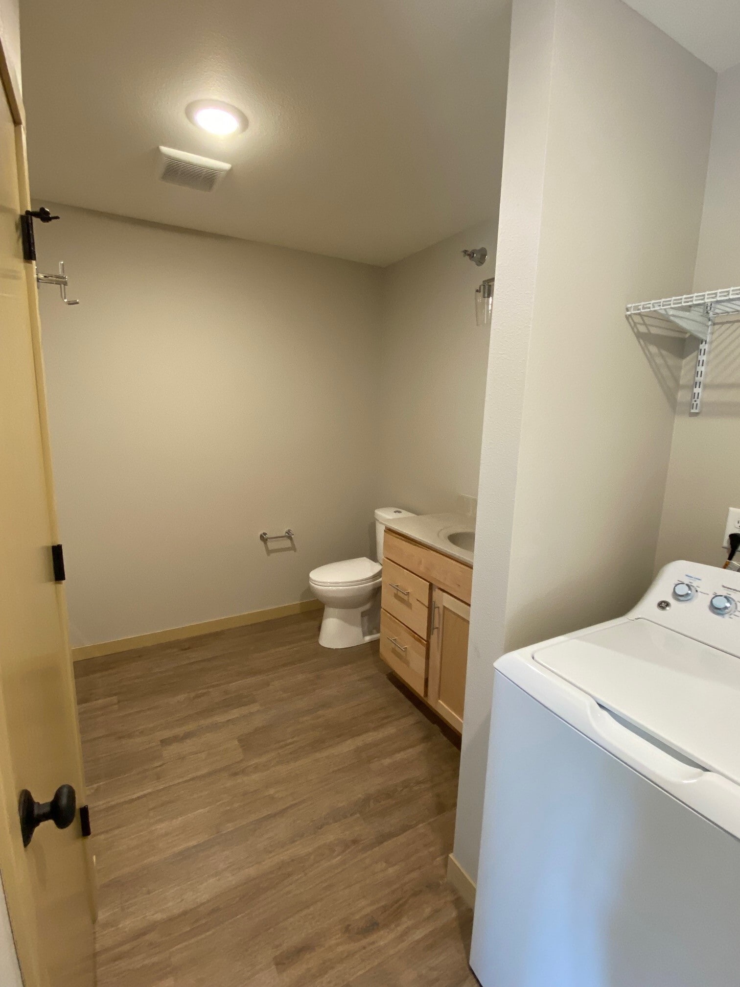 Building Photo - 604 5th Ave S