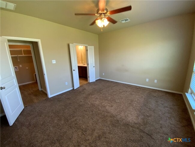Building Photo - 707 Dunford Dr