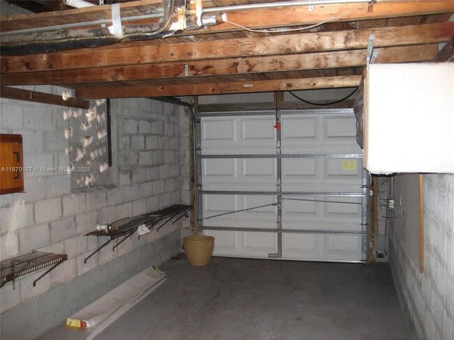 Building Photo - 8130 SW 37th Terrace