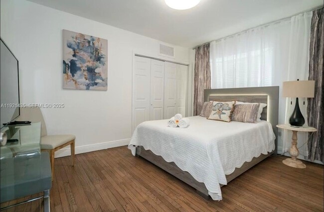 Building Photo - 35 SW 28th Rd