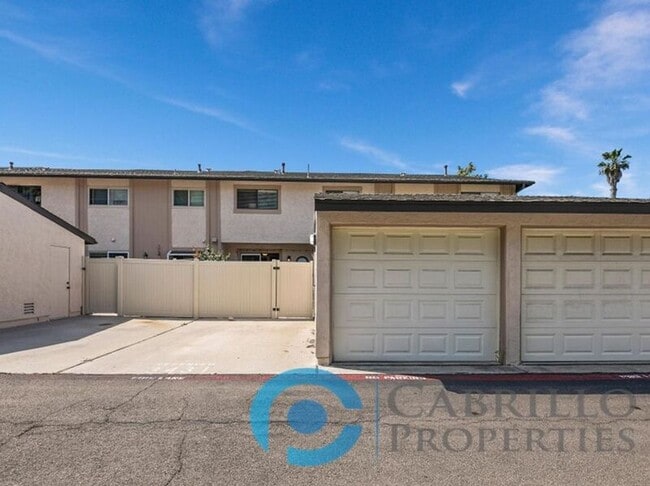 Building Photo - 3431 Fairlomas Rd