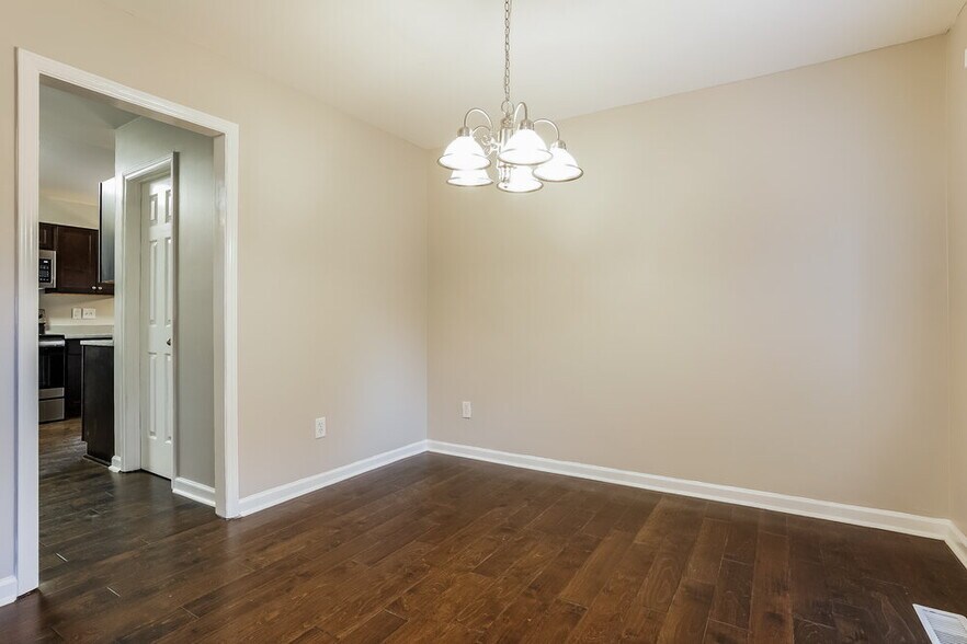 Building Photo - 2821 Clerkenwell Way