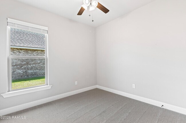 Building Photo - 128 Rose Of Sharon Ln