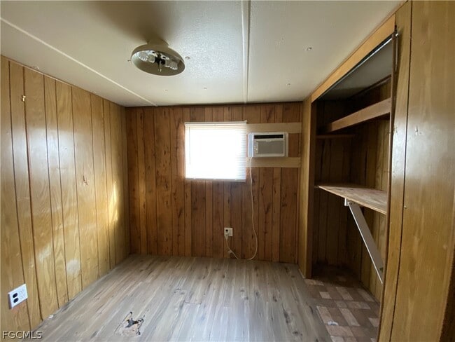 Building Photo - 2207 Cantor Ln