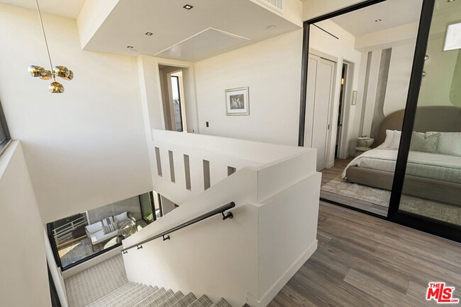 Building Photo - 1021 N Ogden Dr