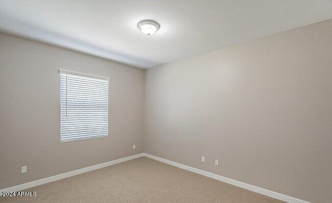 Building Photo - 155 N Lakeview Blvd