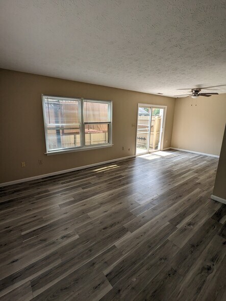Building Photo - 1200 Robbins Run Ct