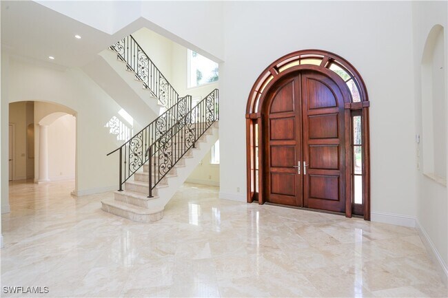 Building Photo - 823 Cassena Rd