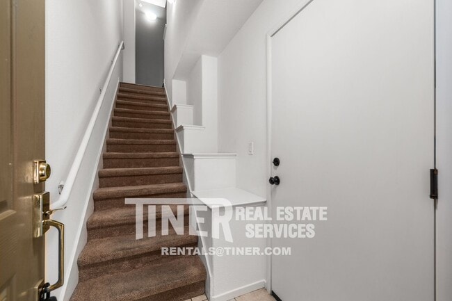 Building Photo - 2001 Club Center Dr