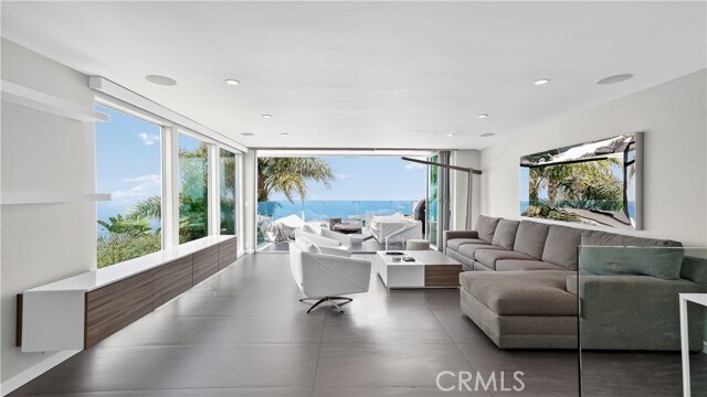 Building Photo - 855 Santa Ana St