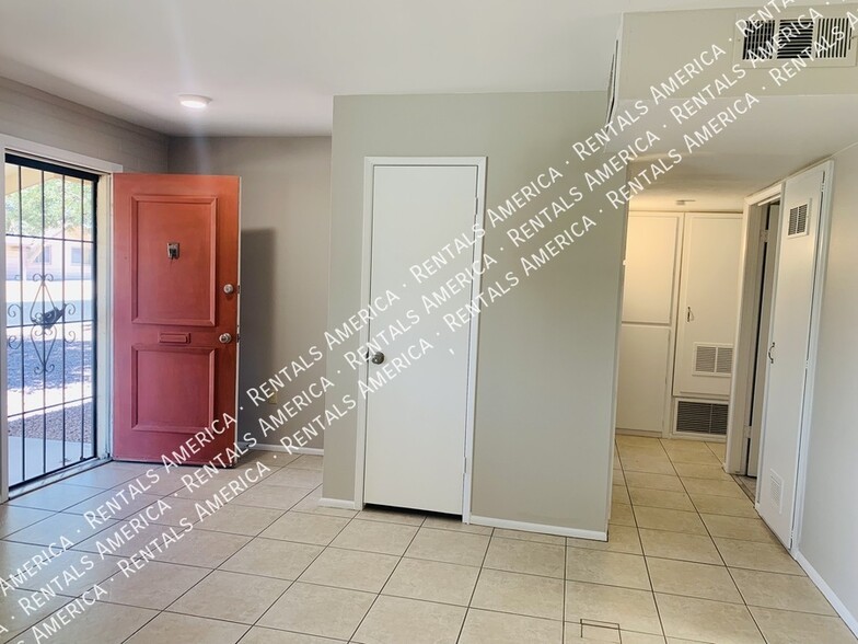 Building Photo - 11433 N Hagen Dr