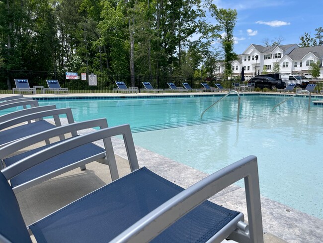 Building Photo - Heron | 3 Bed 2.5 Bath | Garage | 1800 sf