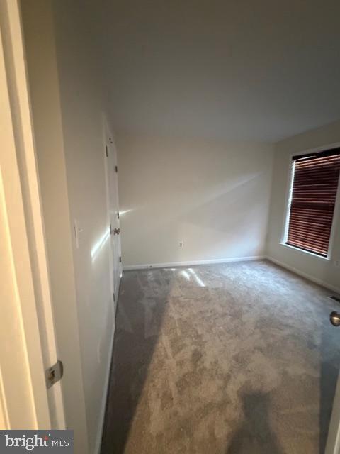 Building Photo - 165 Royal Ct