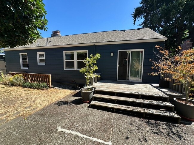 Building Photo - 6233 36th Ave NE