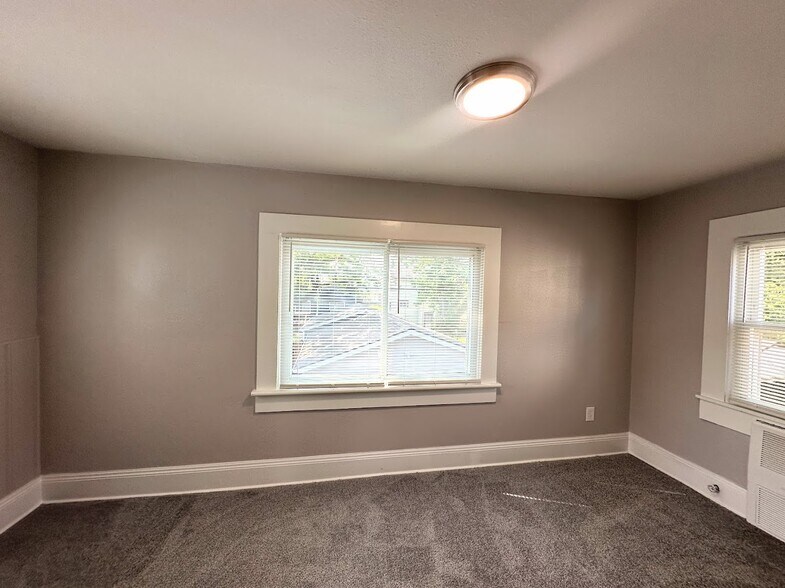 Building Photo - 3288 Kildare Rd