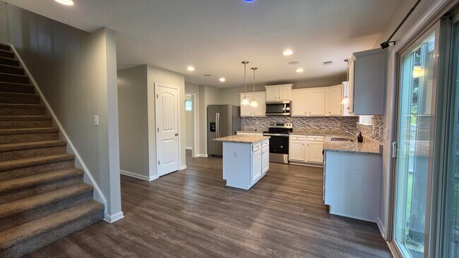 Building Photo - 147 Niblick Dr