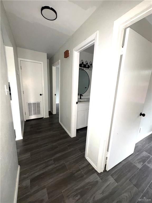 Building Photo - 15 Quince Ave