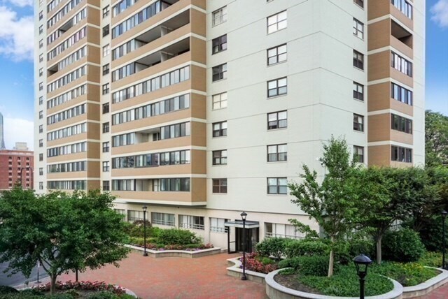Building Photo - 6 Whittier Pl