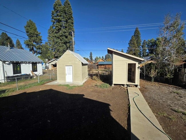 Building Photo - 310 Fir St