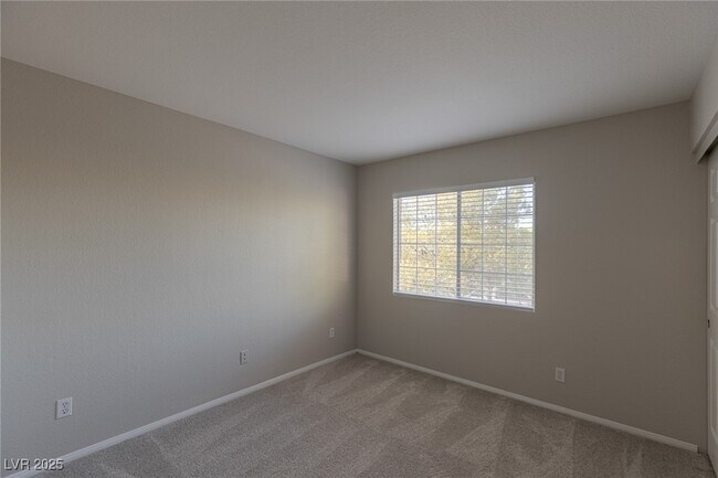 Building Photo - 52 Durango Station Dr