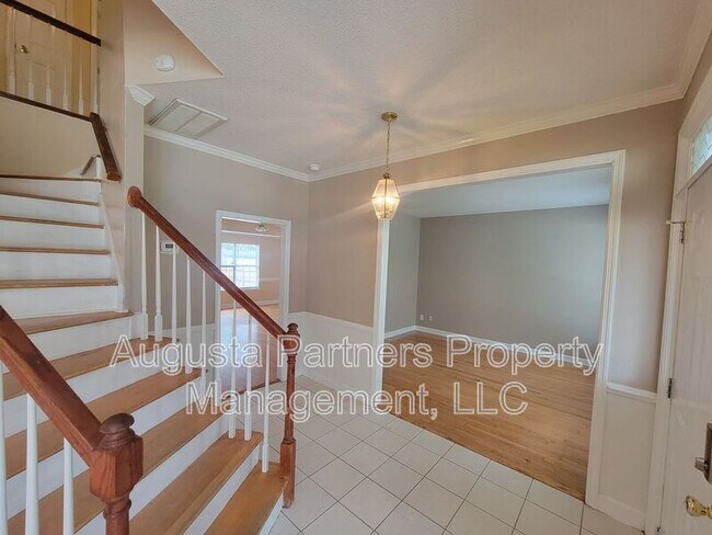Building Photo - 1063 Waltons Pass