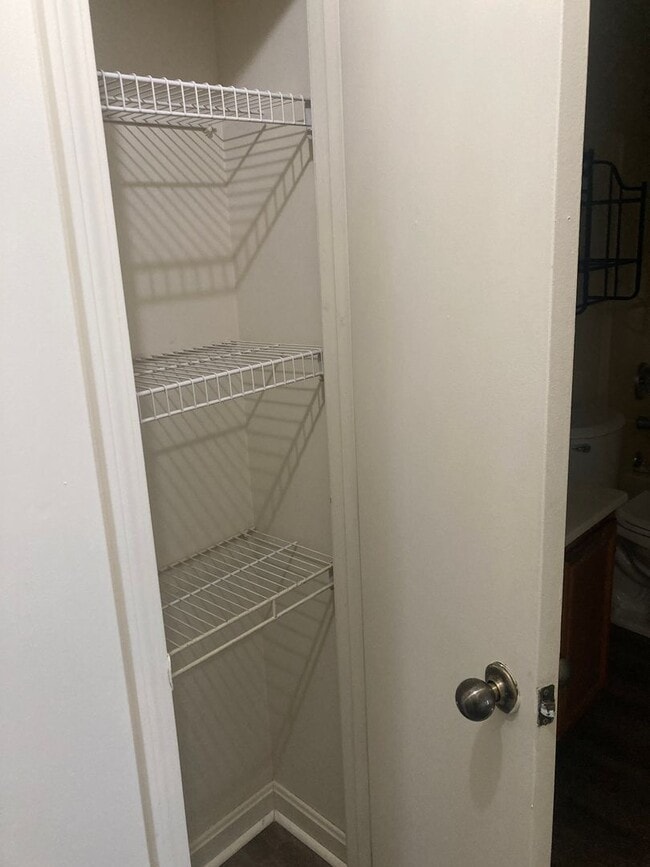 Building Photo - Hill Street