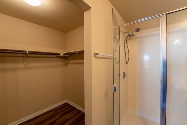 Building Photo - 5828 Roderick Dr
