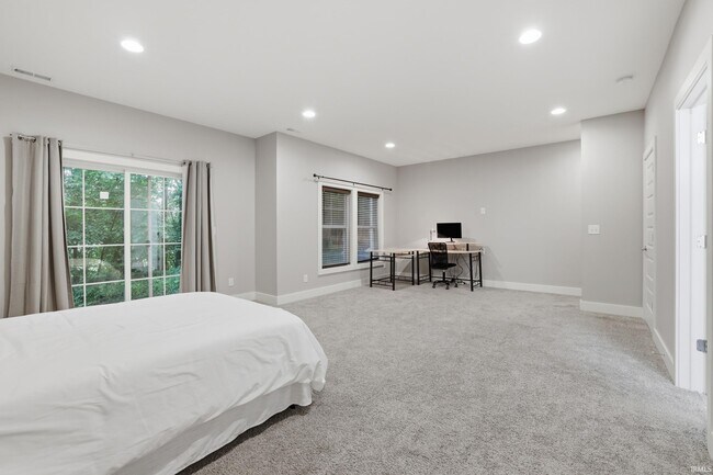Building Photo - 4315 N Cypress Ln