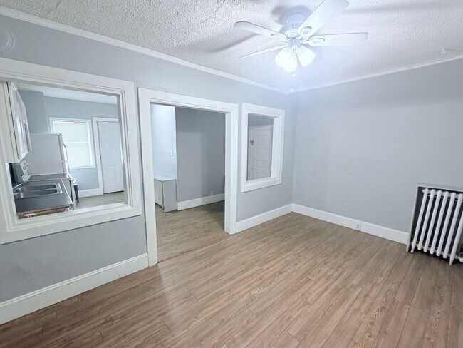 Building Photo - 1056 3rd St E